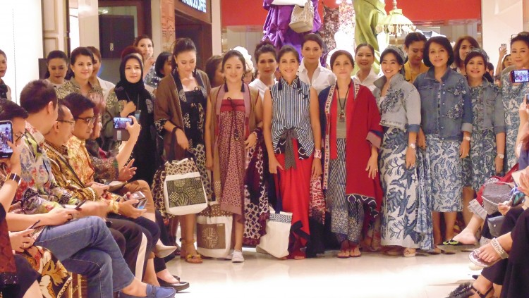 Galeries Lafayette dan Bank BRI Gelar “Sustainable Batik Day” – Daru Station