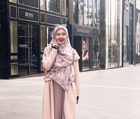 Adinda Amira Potret Muslimah Milenial | Tebuireng Online