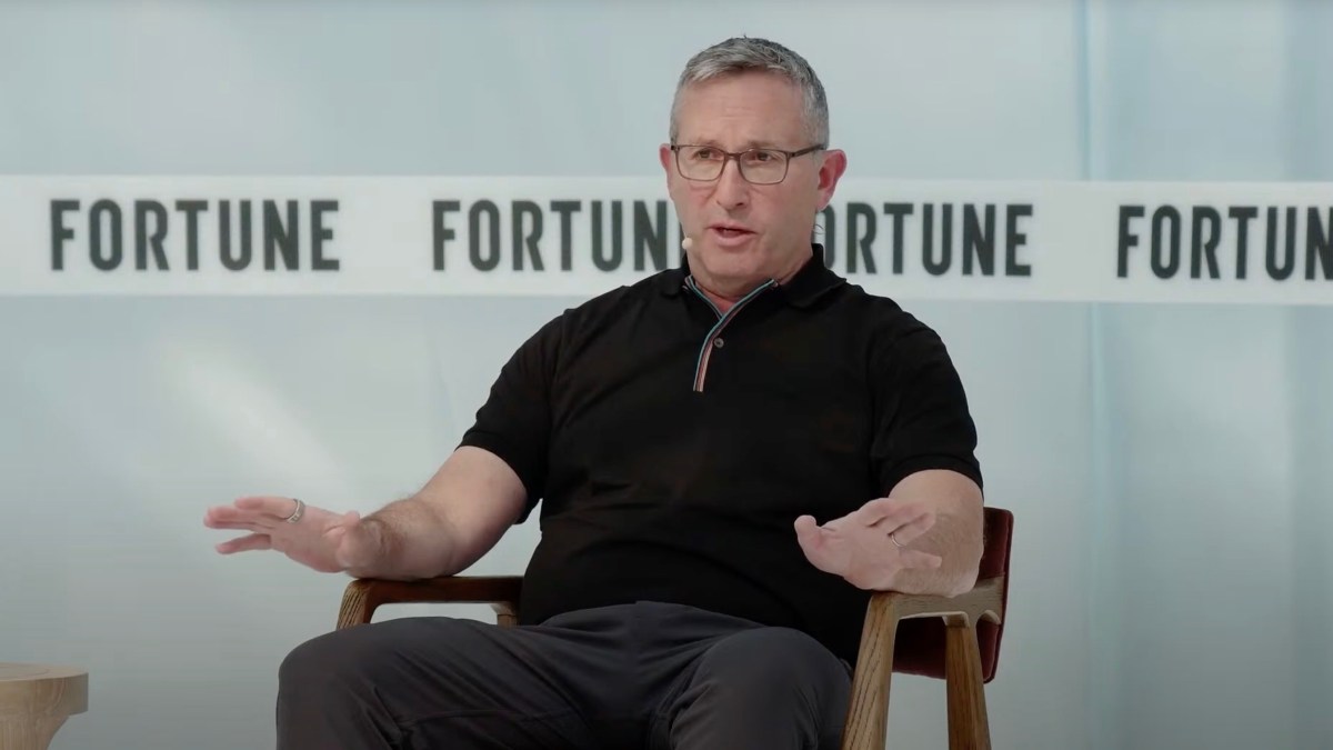 Smart ring maker Oura’s CEO addresses recent backlash, says future is a ‘cloud of wearables’ Smart ring maker Oura’s CEO addresses recent backlash, says future is a ‘cloud of wearables’