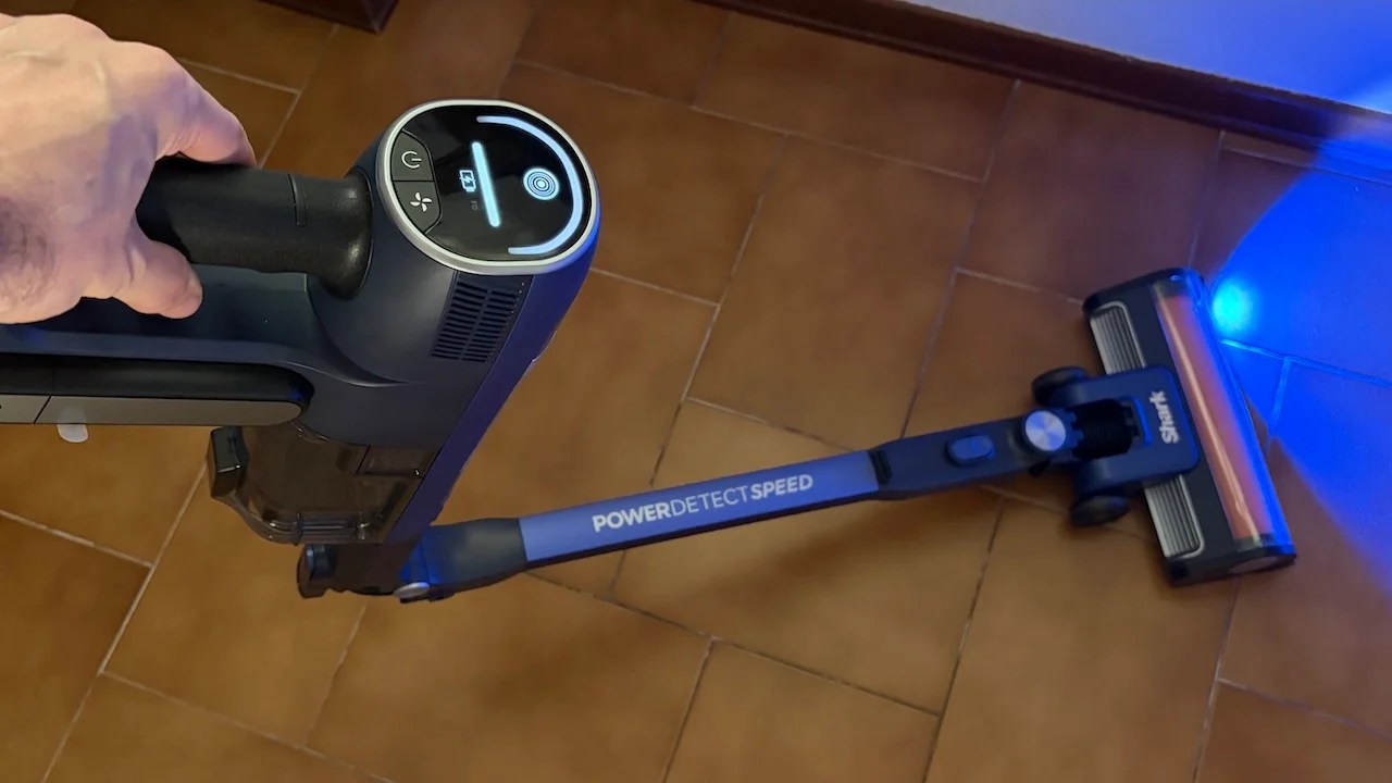 Shark PowerDetect Speed Clean & Empty, la nostra recensione