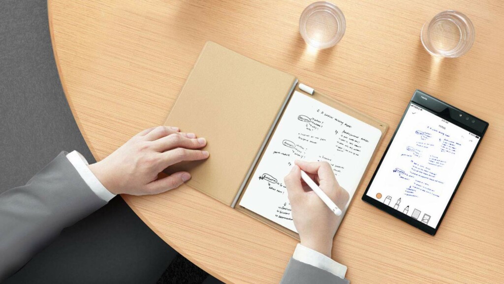 10 Tech gadget gifts for new grads in 2022