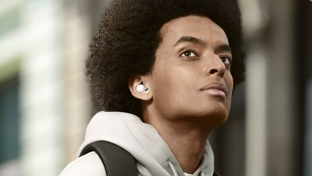 10 Tech gadget gifts for new grads in 2022