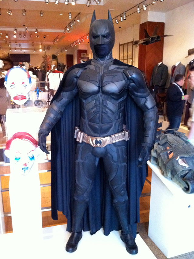 Behind The Scenes Christopher Nolan Batman Bash Provides Insight Into Warner Bros Archives The Propstop S World Of Entertainment Memorabilia