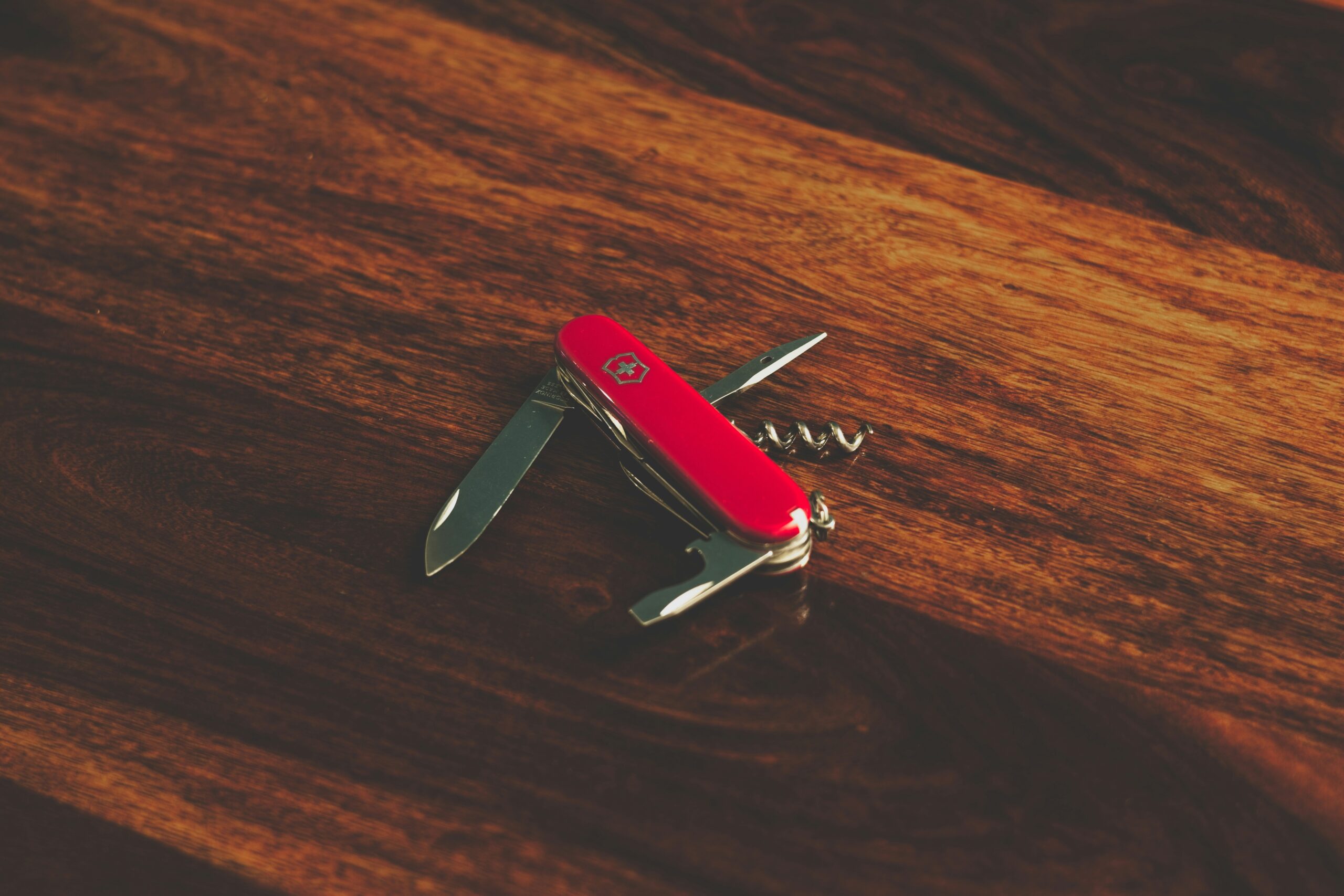 Should We Use LLMs As If They Were Swiss Knives? Should We Use LLMs As If They Were Swiss Knives?