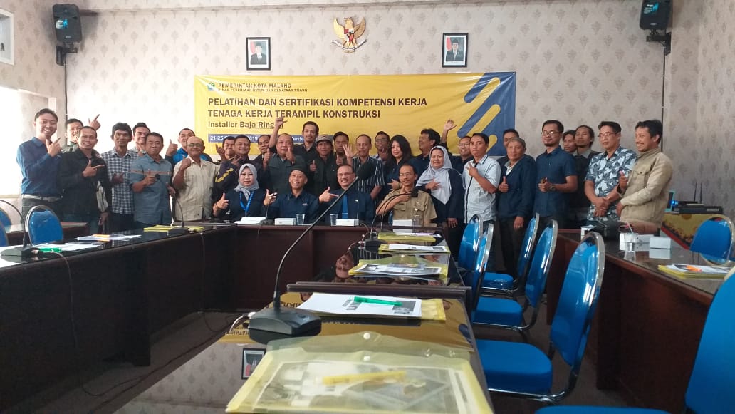 LPK Unmer Malang Selenggarakan Pelatihan dan Sertifikasi Kompetensi Kerja  Konstruksi Installer Baja Ringan – Universitas Merdeka Malang