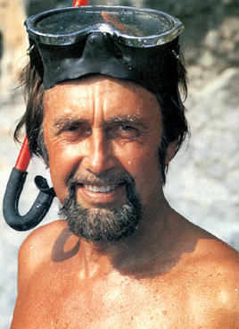 Hans Hass ist Sternzeichen Wassermann
