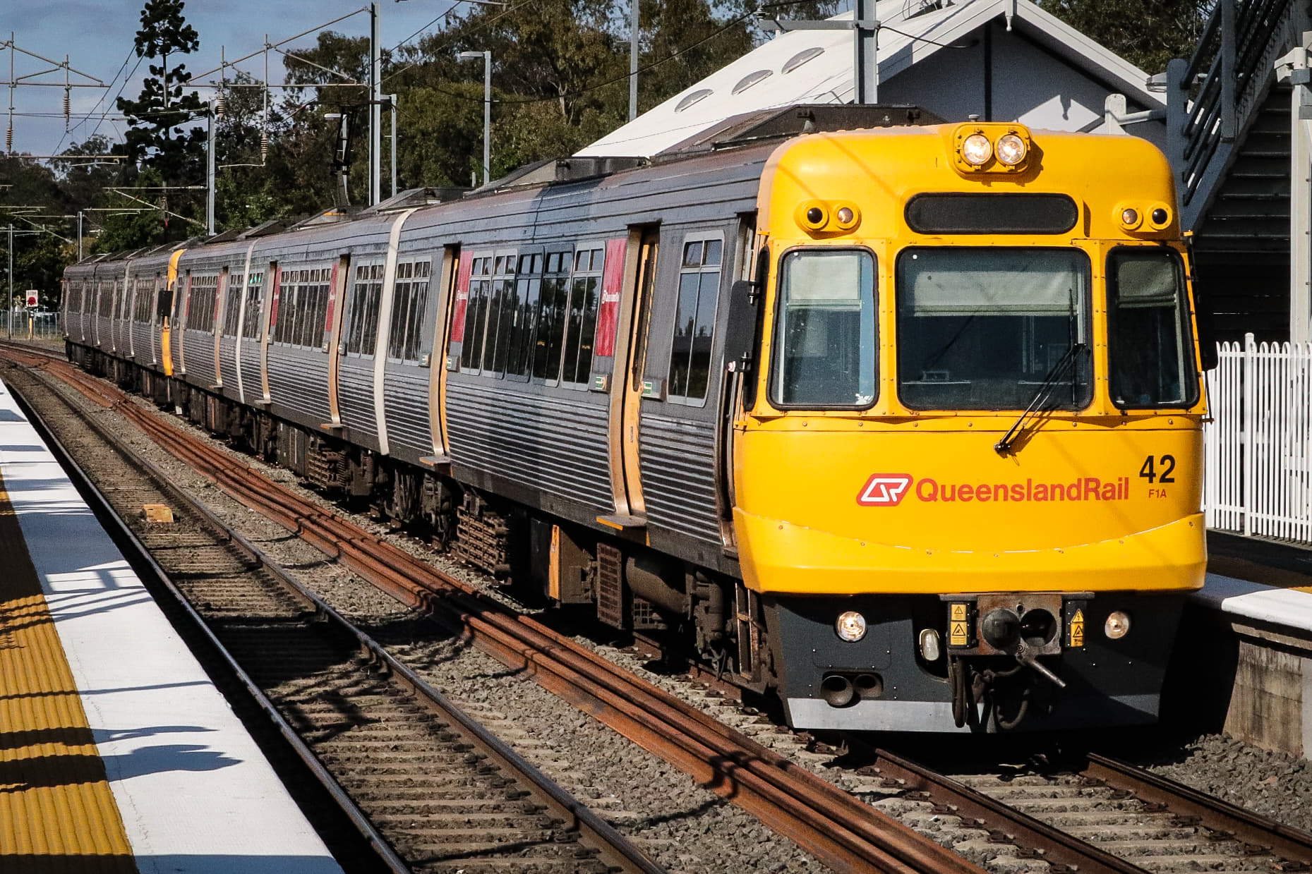 Electric multiple unit