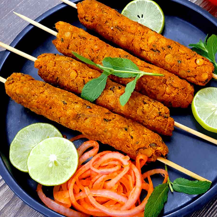 Recipe | লাউ-চচ্চড়ি ছেড়ে এবার বাড়িতেই তৈরি হবে ভেজ কবাব ও রাইস পেপার ডাম্পলিং