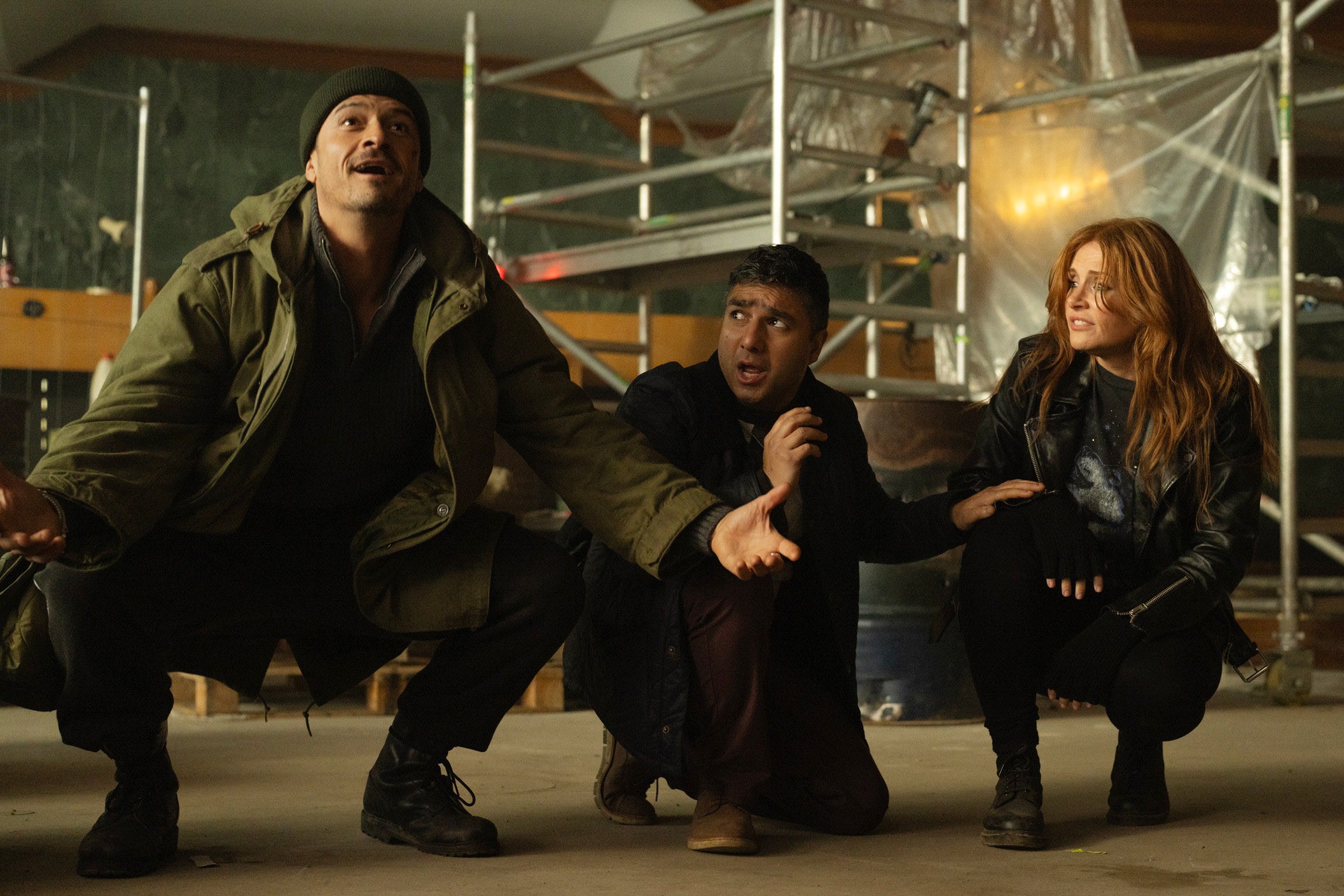 ‘Deep Cover’ Review: Bryce Dallas Howard, Orlando Bloom and Nick Mohammed Mug Their Way Through a So-So Action Comedy