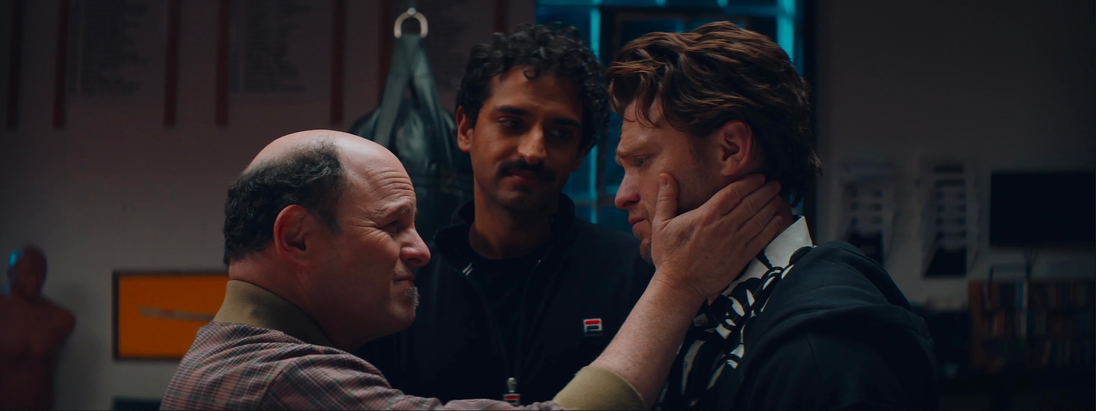 ‘Stealing Pulp Fiction’ Review: A Malformed Homage-Cum-Heist Comedy That Over-Relies on Reference