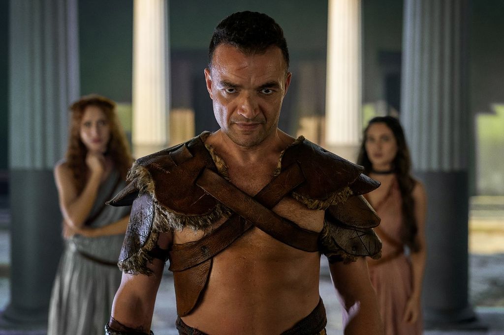 ‘Spartacus: The House of Ashur’ Trailer: Gladiator Gore, Roman Romance and a Sexy Caesar