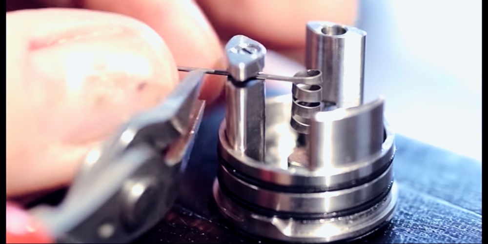 Atom Vapes Izobreli Vertikalnuyu Dripku Njord Rda