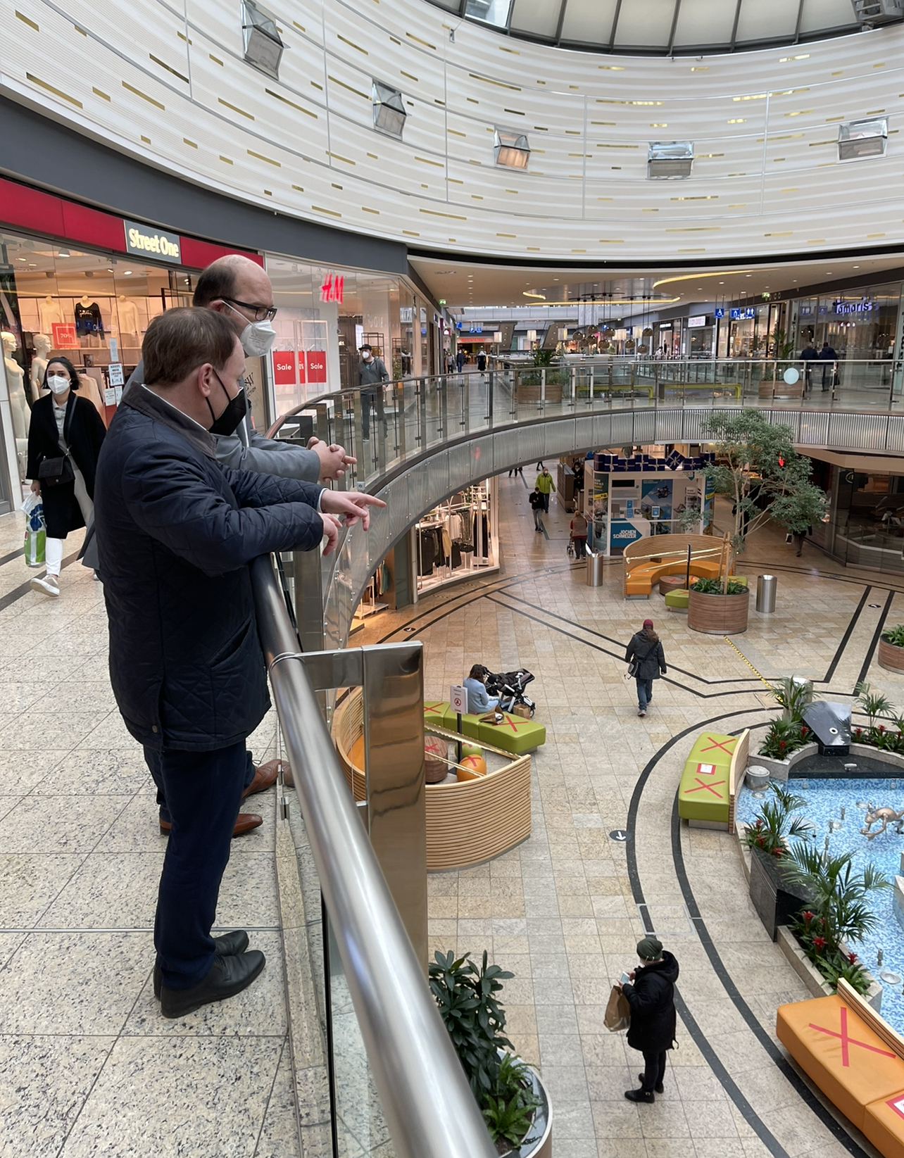 Besuch In Der City Galerie Augsburg Volker Ullrich Mdb