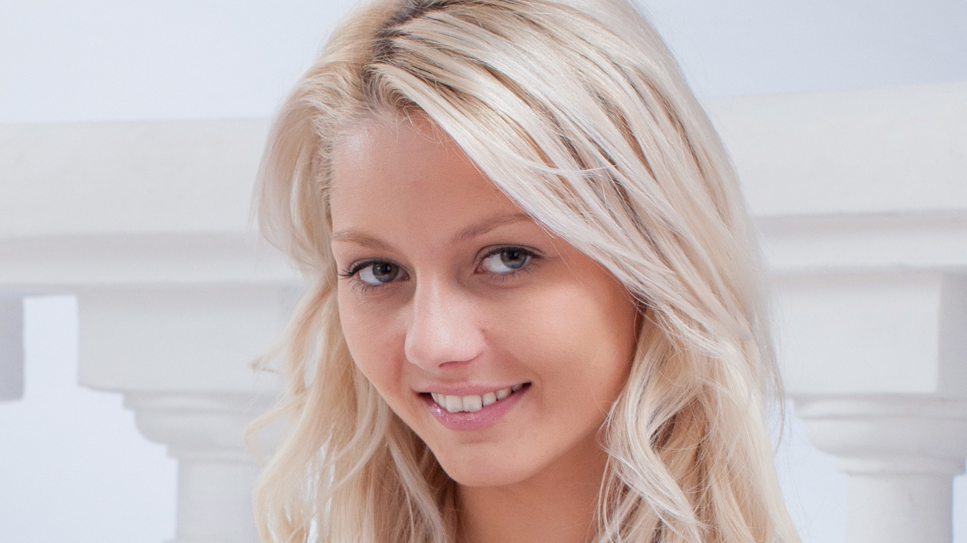 Annely Gerritsen в чёрном белье Annely Gerritsen в чёрном белье