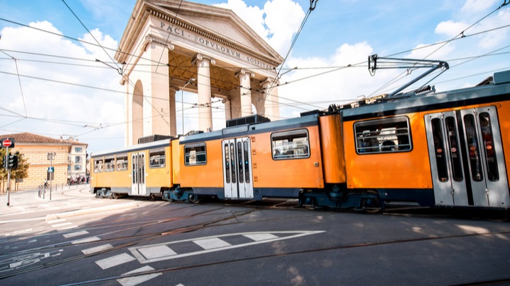 How To Get A Job In Milan: 8 Steps - Wise, Formerly Transferwise 405_x_720_jpg