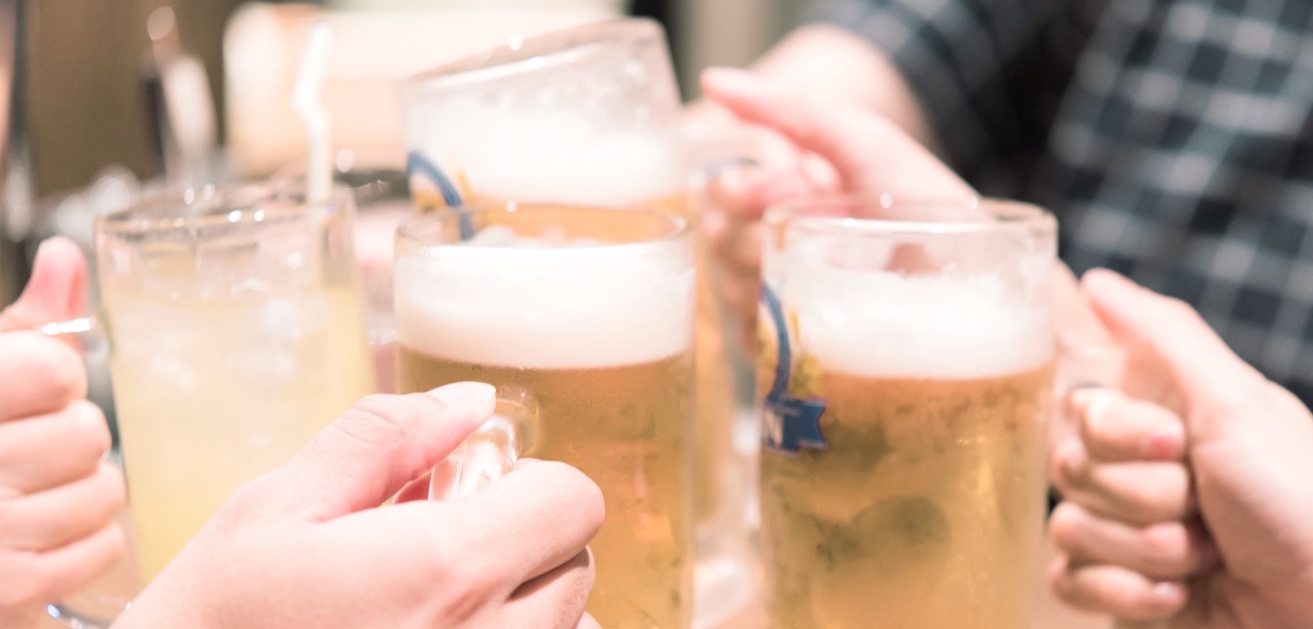 州によって異なる！カナダでお酒が飲める年齢は？買える場所、飲める時間は？ · かな子のカナダ留学記