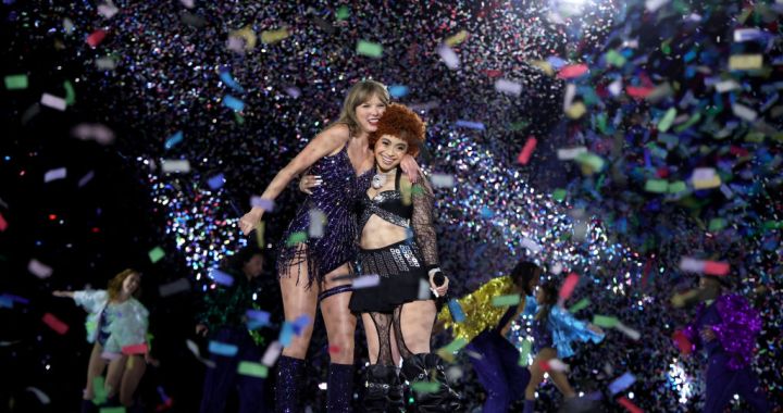 Ice spice fala sobre seu contato com Taylor Swift “Nos falamos o tempo todo”