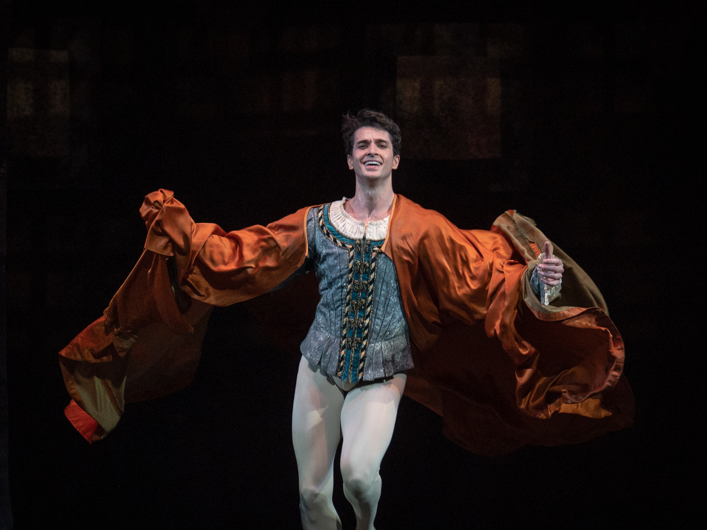 This 14th Century Lover Boy’s Costumes Never Lose Style