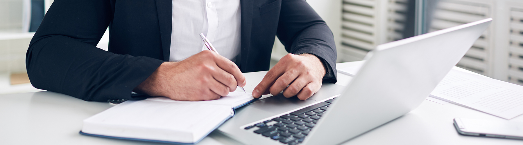 Come Scrivere Annunci Di Lavoro Efficaci - Fourstars Blog 500_x_1800_jpg