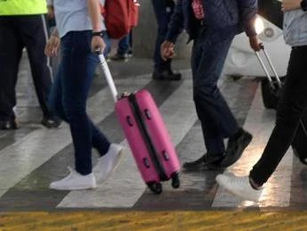 Quando il viaggio diventa incubo: guida per sopravvivere a voli cancellati e ritardi interminabili Quando il viaggio diventa incubo: guida per sopravvivere a voli cancellati e ritardi interminabili