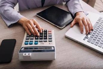 Arriva l’autunno e con lui la fantastica sorpresa: pagheremo quasi 3.000 euro in più, che gioia Arriva l’autunno e con lui la fantastica sorpresa: pagheremo quasi 3.000 euro in più, che gioia