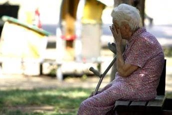 Truffe agli anziani, l'allarme: "Minano autostima e salute"