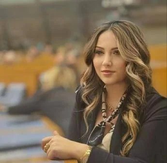 Sostenere accordi con nazioni straniere: un’idea brillante o una follia? Sostenere accordi con nazioni straniere: un’idea brillante o una follia?