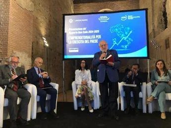 Italia: da campione a comparsa nel grande spettacolo dell’imprenditoria, piazzata al ridicolo 34° posto nel rapporto Gem Italia: da campione a comparsa nel grande spettacolo dell’imprenditoria, piazzata al ridicolo 34° posto nel rapporto Gem