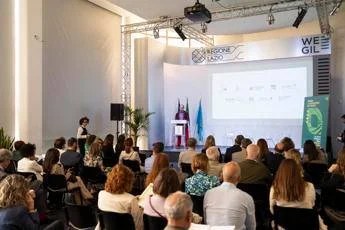 La transizione: da fardello a opportunità per una rinascita incredibile La transizione: da fardello a opportunità per una rinascita incredibile
