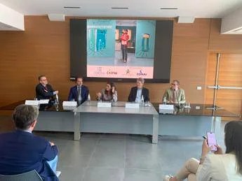 Rifiuti e chiacchiere: Corepla e Coripet presentano la straordinaria campagna Sup 2025 insieme a Andrea Pisani. Rifiuti e chiacchiere: Corepla e Coripet presentano la straordinaria campagna Sup 2025 insieme a Andrea Pisani.