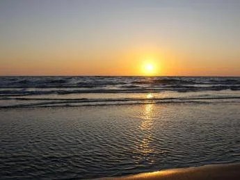 Quando il sole si tuffa: l’energia solare che fa snorkeling sott’acqua Quando il sole si tuffa: l’energia solare che fa snorkeling sott’acqua