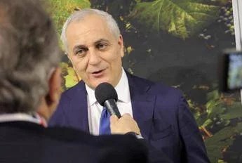 Quando la Campania fa finta di essere il futuro con cultura, innovazione e cibo che qualcuno chiamerà eccellenza Quando la Campania fa finta di essere il futuro con cultura, innovazione e cibo che qualcuno chiamerà eccellenza