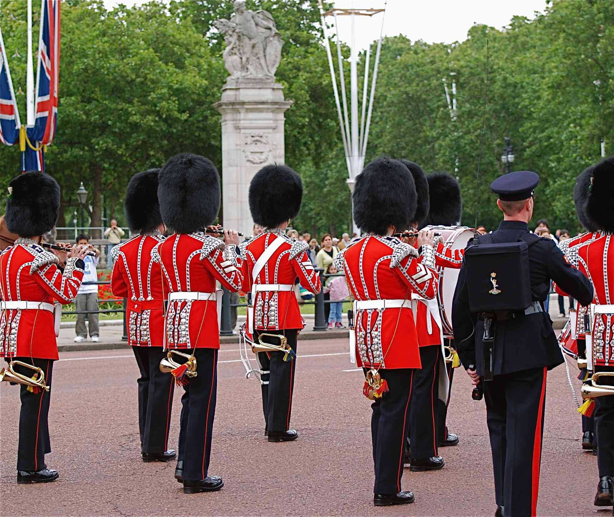 Top 32+ Background Images changing of the guard time buckingham palace Completed