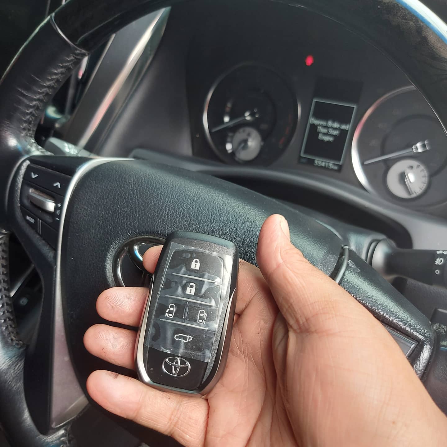 AHLI KUNCI PELANGI | AHLI KUNCI MOBIL BERPENGALAMAN