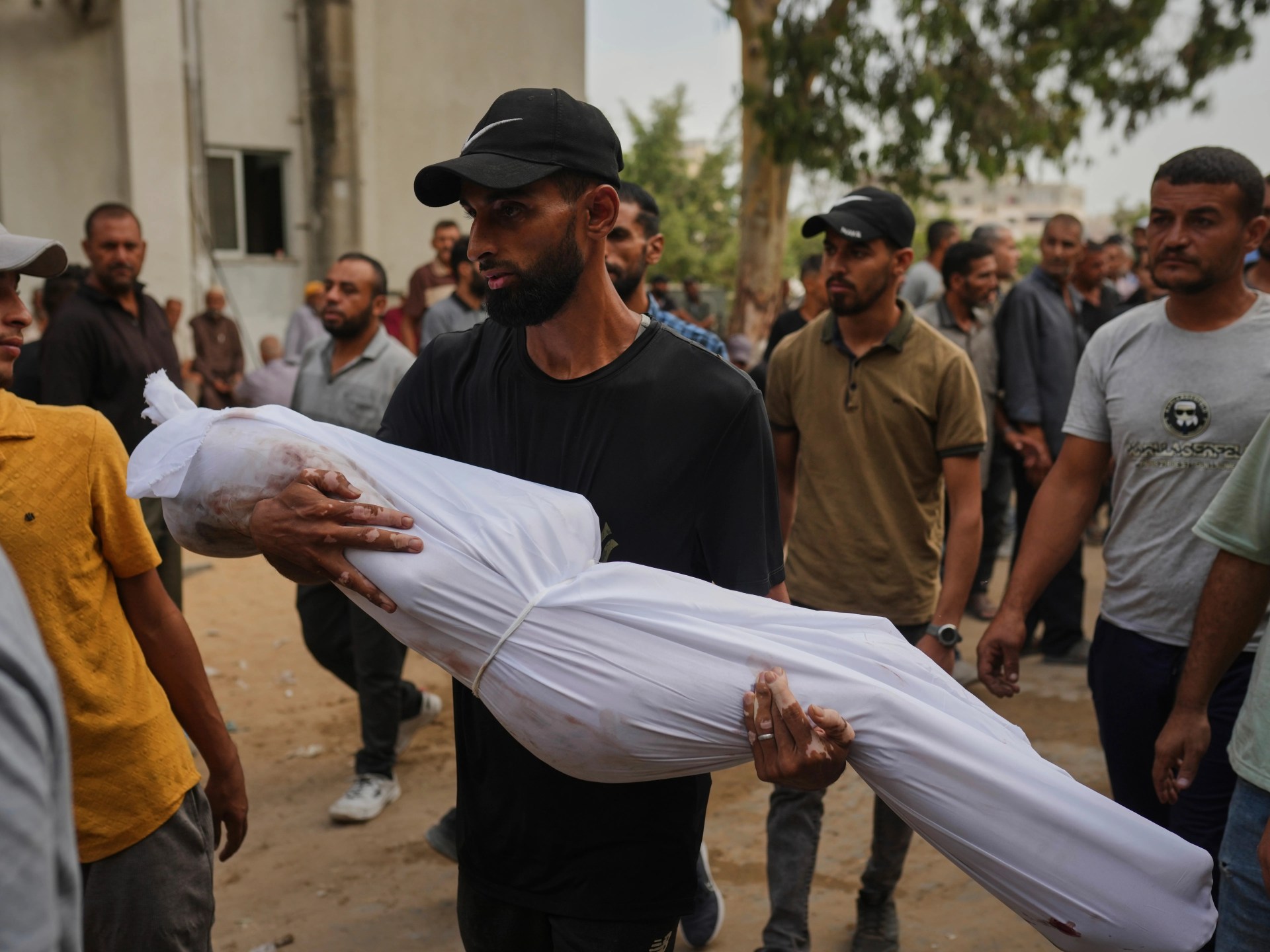 LIVE: Israeli forces kill 19 people as attacks flatten swaths of Gaza City | Israel-Palestine conflict News