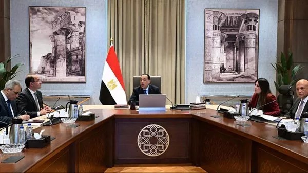 الحكومة تعتزم طرح وتنفيذ 25 محطة لتحلية المياه بالمشاركة مع القطاع الخاص الحكومة تعتزم طرح وتنفيذ 25 محطة لتحلية المياه بالمشاركة مع القطاع الخاص