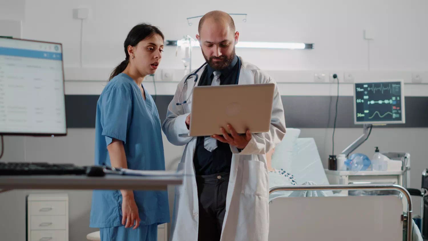 Oss In Ospedale: Cosa Fa E Mansioni Da Svolgere | Alteredu 844_x_1500_webp