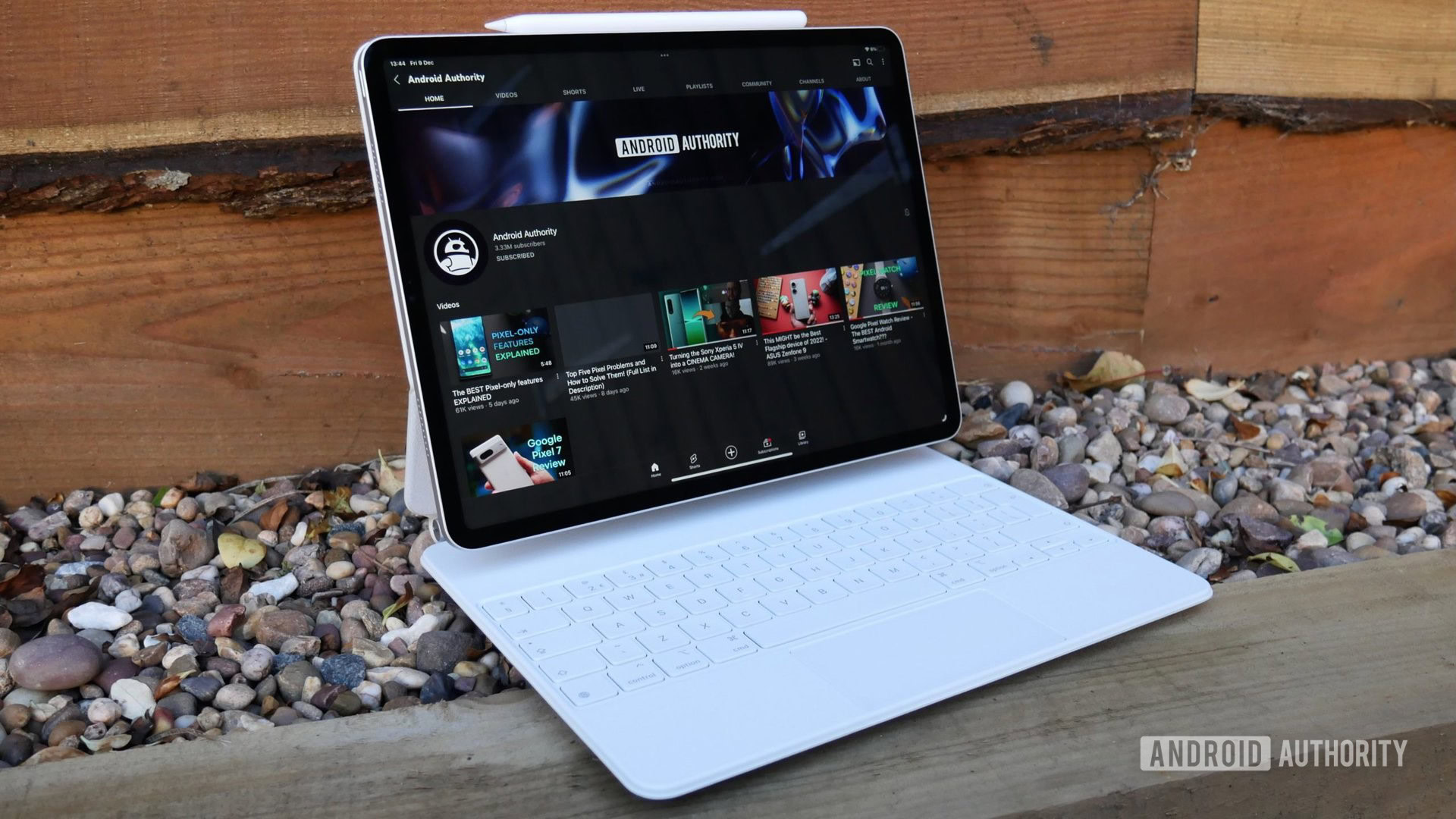 I tried to replace my aging Pixelbook with an iPad on iPadOS 26; here’s how it went