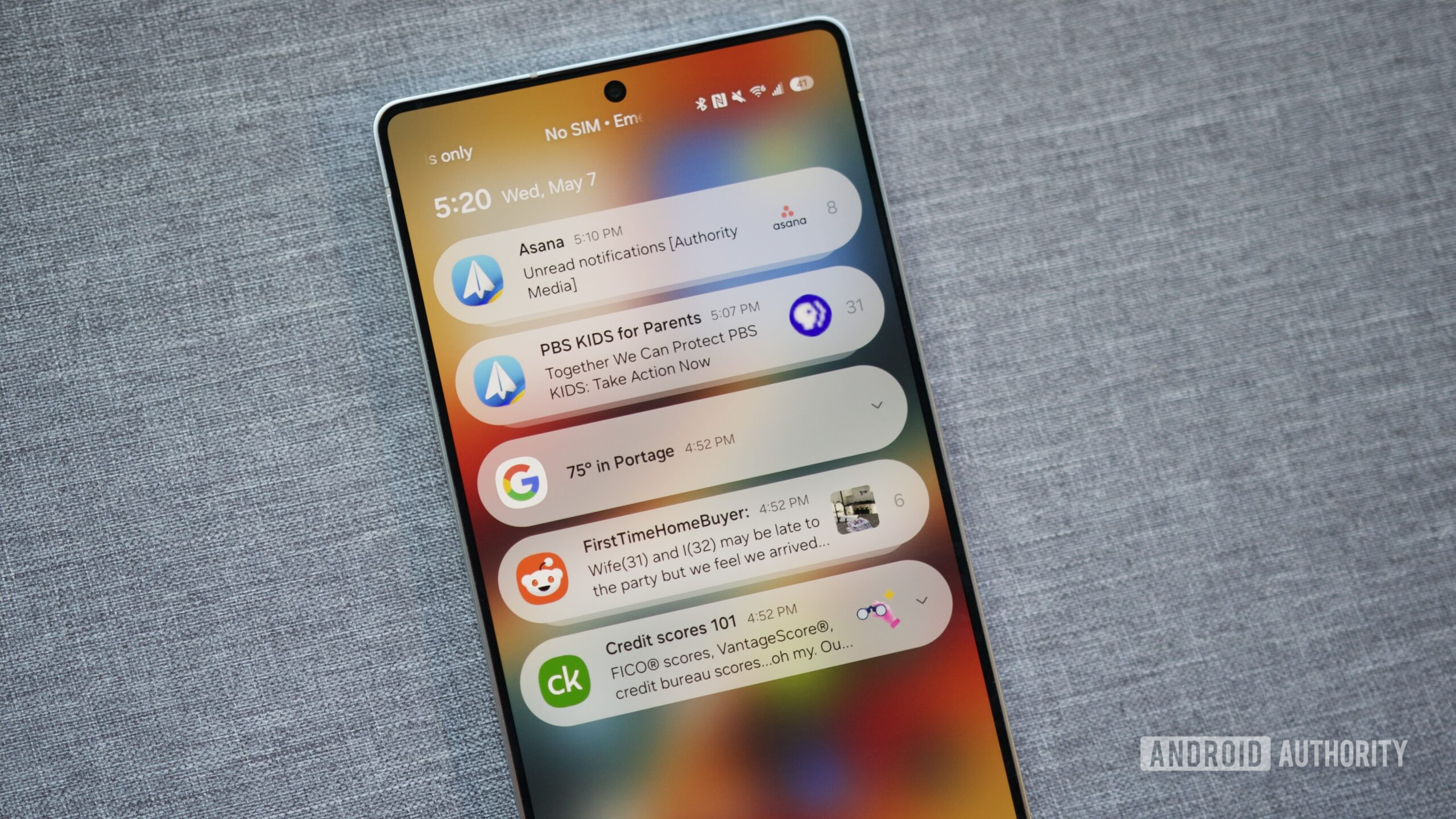 one ui 7 notifications split design hero Notifications in One UI 7 on a Galaxy S25 Ultra.