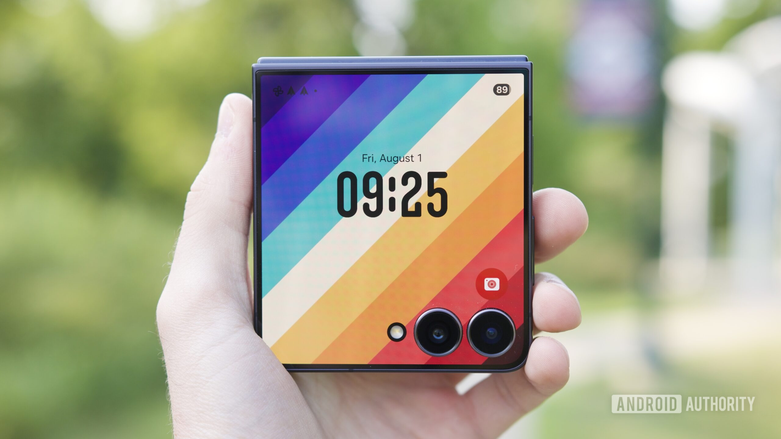 The Samsung Galaxy Z Flip 7 is still at its record-low price
