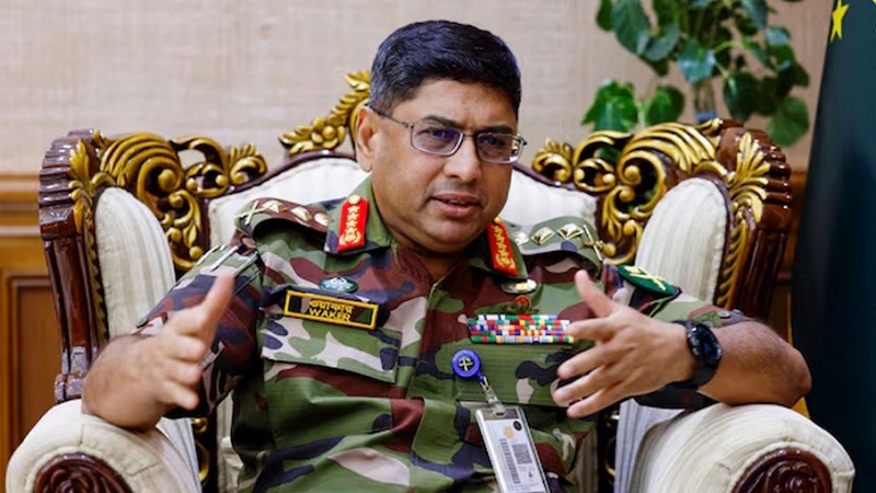 সফর শেষে মালয়েশিয়া থেকে দেশে ফিরলেন সেনাপ্রধান