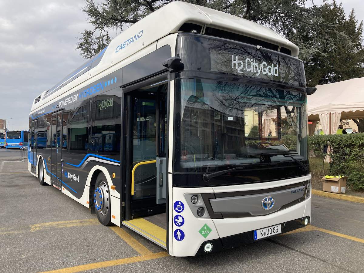 Caetanobus A Idrogeno, Oggi La Tappa Bresciana Del Tour Italiano (Con Arriva, Snam E Toyota) 900_x_1200_jpg
