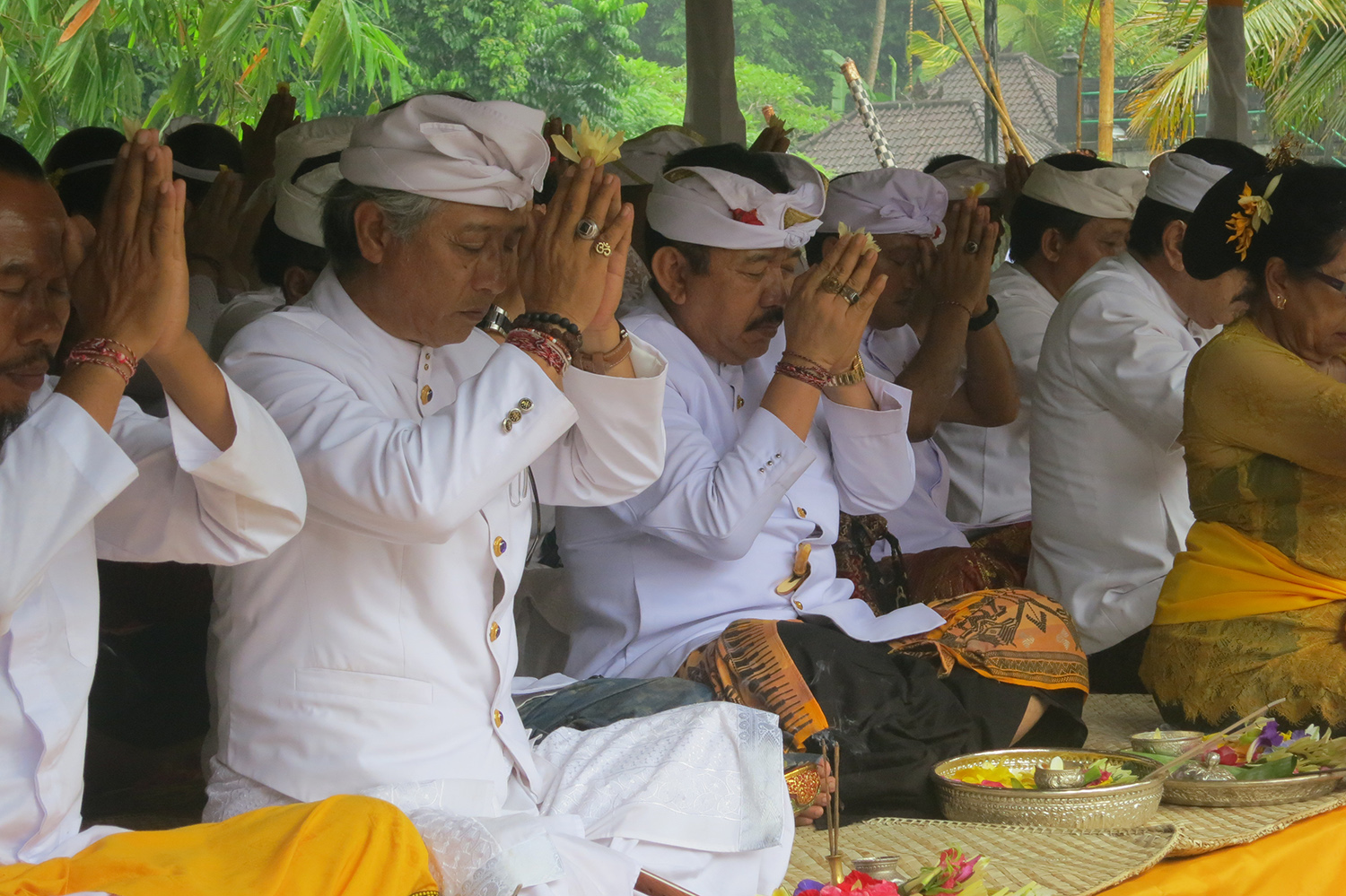 Wagub Cok Ace Hadiri Karya Melaspas di Pura Dalem Payogan - Bali Ekbis