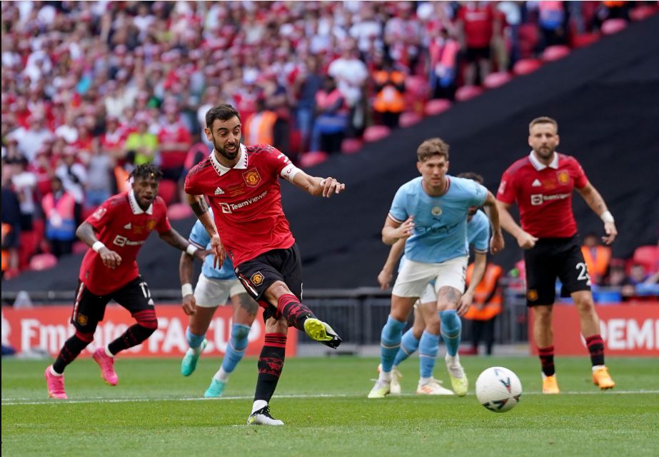 City sfidon United, derbi i Manchesterit mes dilemave dhe “fytyrave” të reja