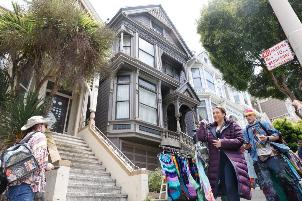 Jerry Garcia Has Childhood Street Named for Him in San Francisco
