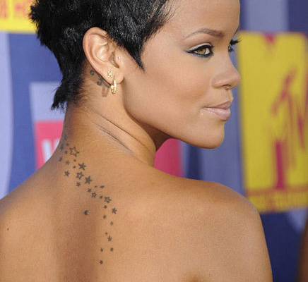 Tatuaggi Stelle Rihanna - Cambiarestile.it 400_x_436_jpg