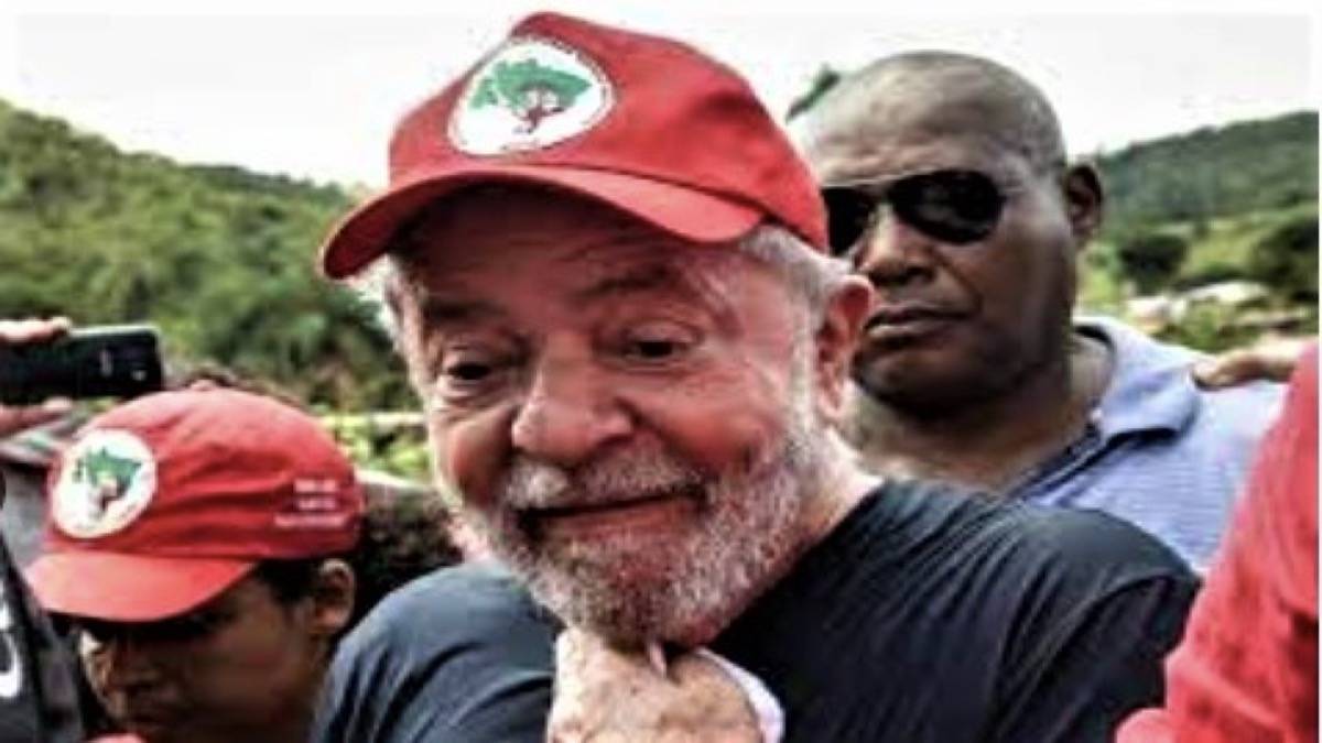 Lula participa de evento do MST em Salvador e anuncia novas desapropriações