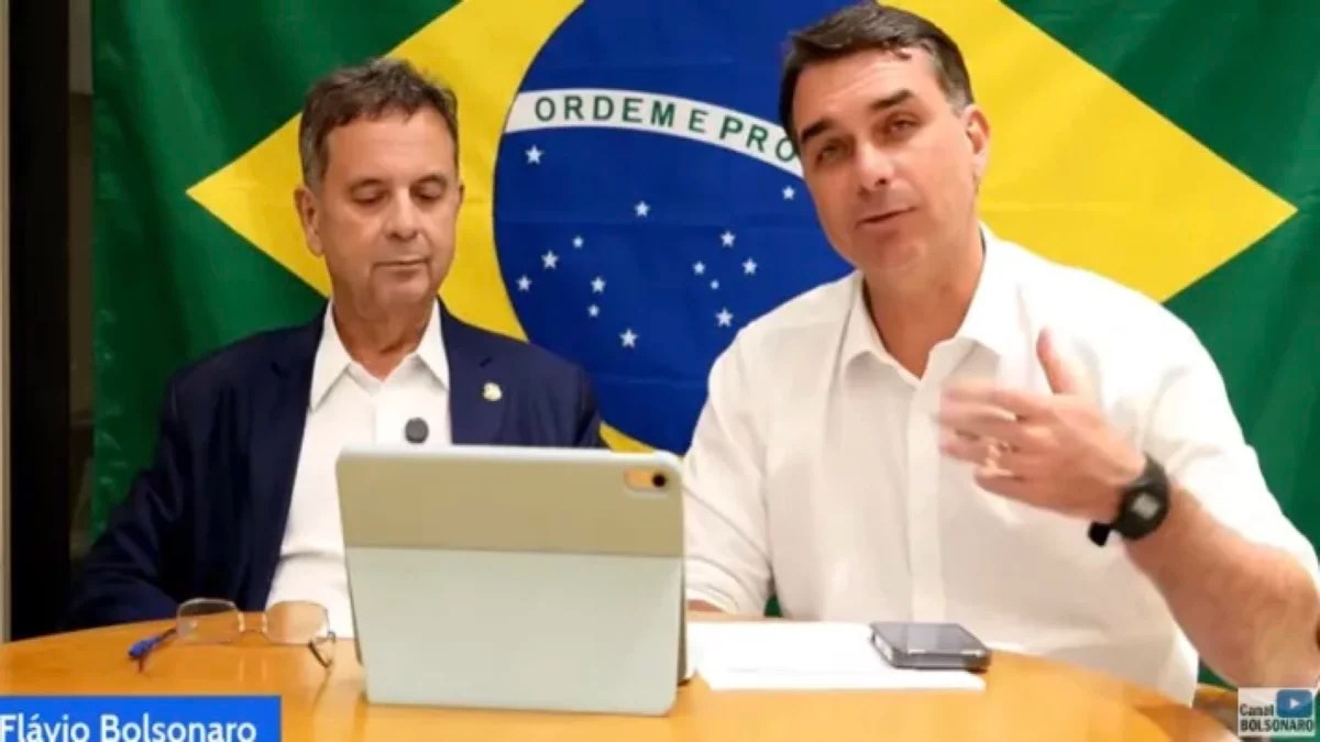 Flávio Bolsonaro declara apoio a 47 candidatos ao Senado e exclui Ciro Nogueira da lista