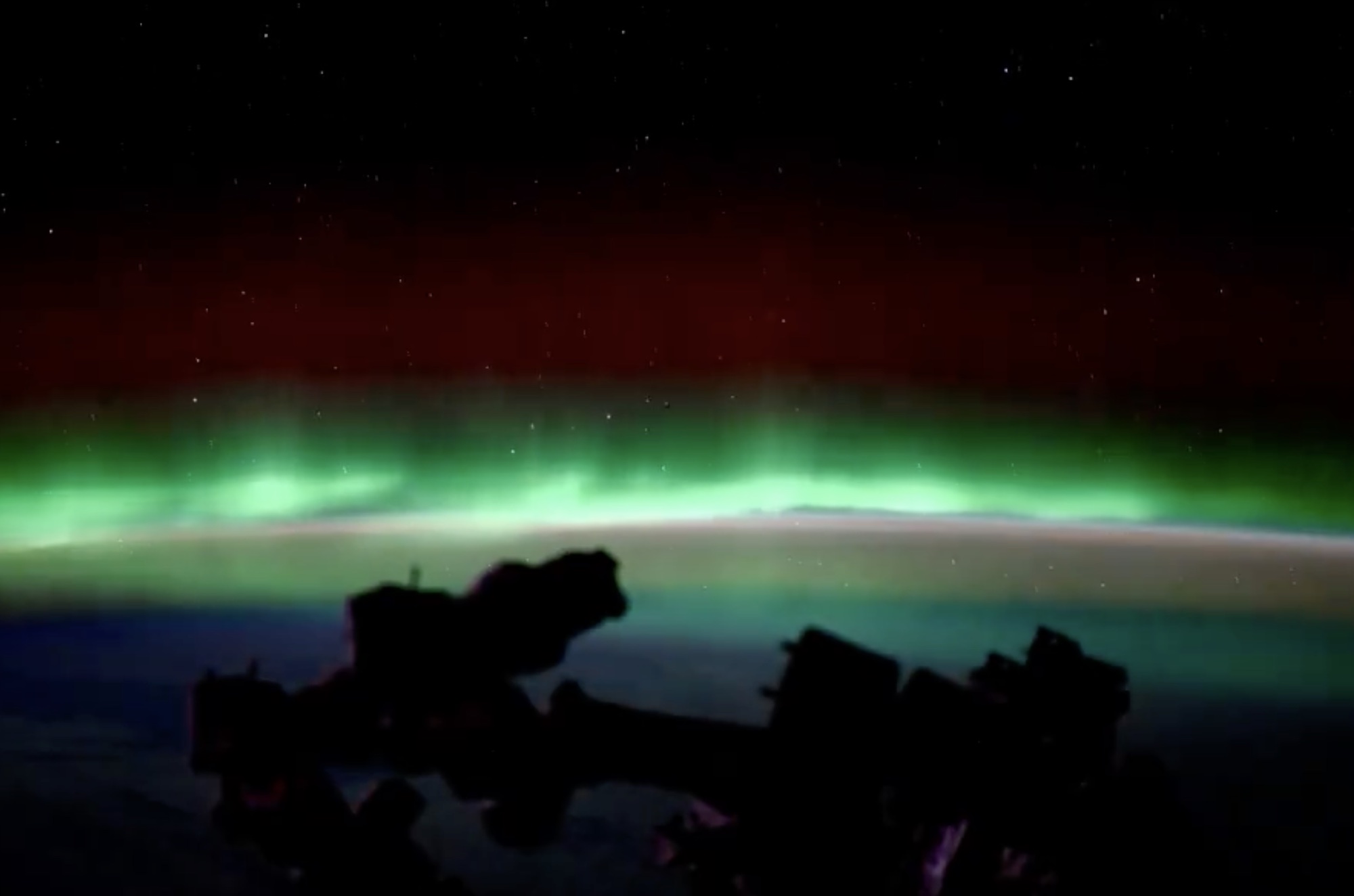 Mesmerizing ISS time-lapse shows aurora, stars, and a meteor
