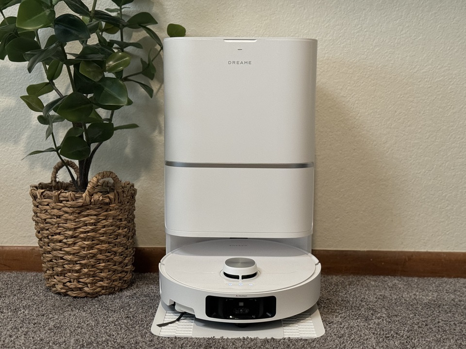 One of our favorite robot vacuum/mop combos is 45% off today